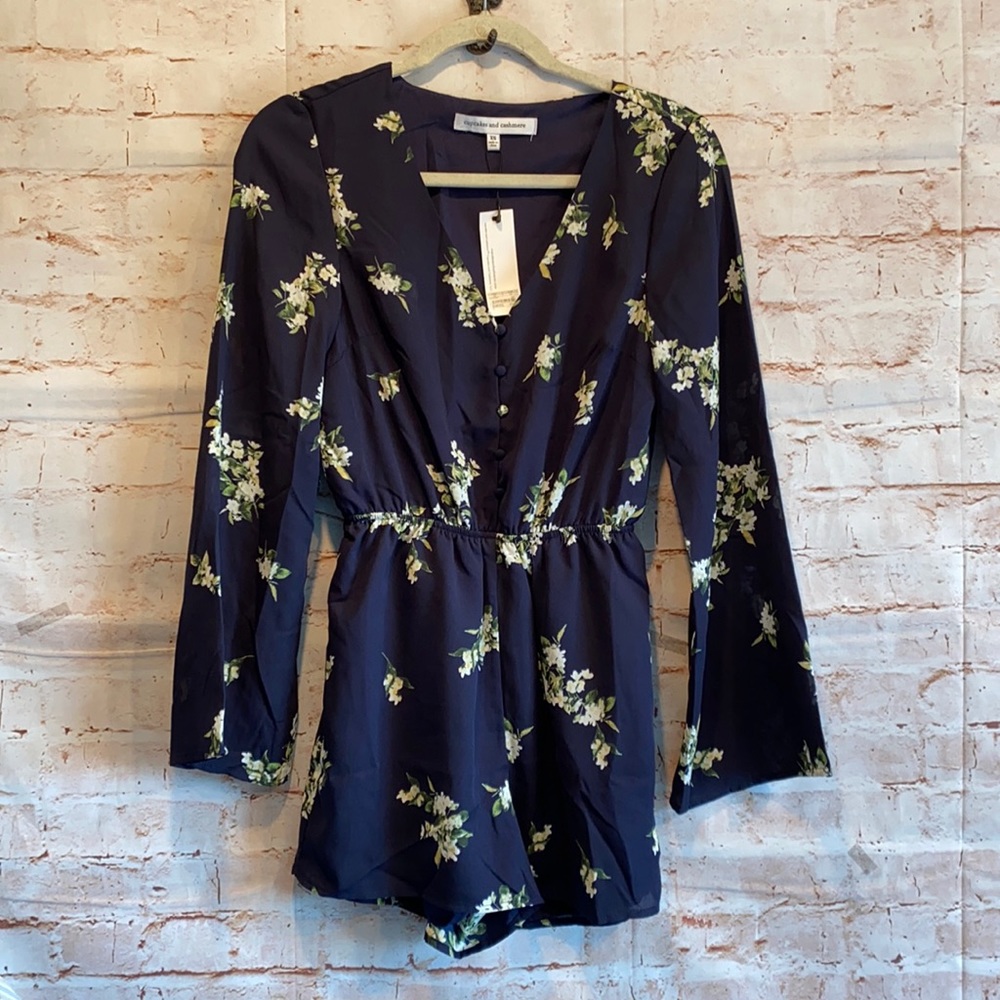Cupcakes and Cashmere Dorene floral romper NWT XS